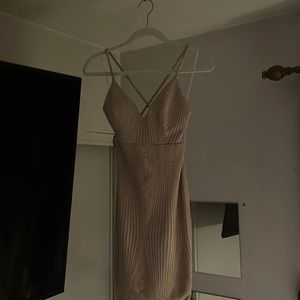 Size : Small 
Color : nude/ tan 
Style : bodycon